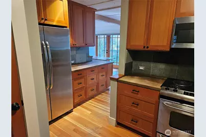 9380 Ferncliff Avenue NE, Bainbridge Island, WA 98110 - Photo 9