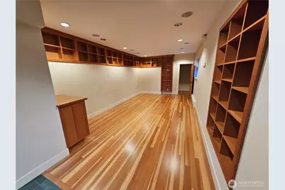 9380 Ferncliff Avenue NE, Bainbridge Island, WA 98110 - Photo 15