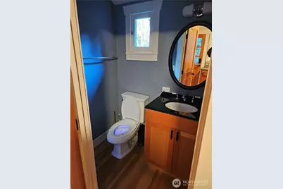 9380 Ferncliff Avenue NE, Bainbridge Island, WA 98110 - Photo 9