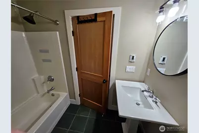 9380 Ferncliff Avenue NE, Bainbridge Island, WA 98110 - Photo 11