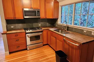 9380 Ferncliff Ave NE, Bainbridge Island, WA 98110 - Photo 7