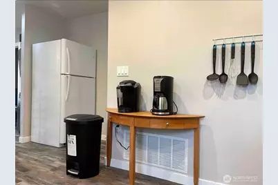 9240 39th Avenue S, Seattle, WA 98118 - Photo 7