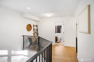 2110 1st Ave N, Seattle, WA 98109 - Photo 15