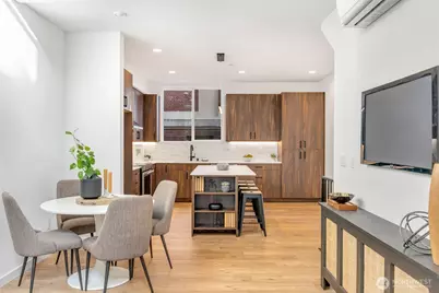 2110 1st Avenue N, Seattle, WA 98109 - Photo 11