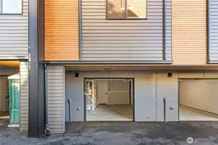 2108 1st Ave N, Seattle, WA 98109 - Photo 29