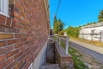 517 S Division Lane, Tacoma, WA 98418 - Photo 33