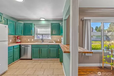 517 S Division Lane, Tacoma, WA 98418 - Photo 9