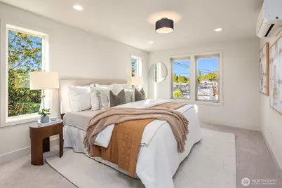 637 18th Avenue W, Kirkland, WA 98033 - Photo 13