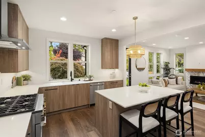 637 18th Avenue W, Kirkland, WA 98033 - Photo 9