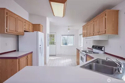 808 SE Mockingbird Drive, College Place, WA 99324 - Photo 13