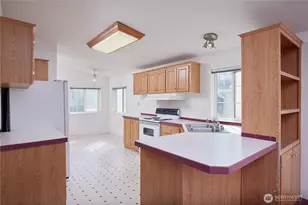 808 SE Mockingbird Dr, College Place, WA 99324 - Photo 11