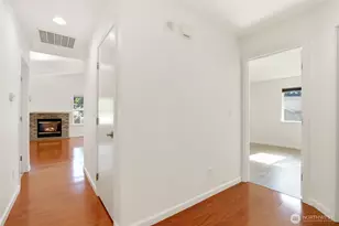 910 NW Leisure Ln, Bremerton, WA 98311 - Photo 5