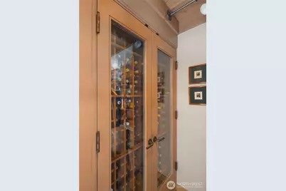 2466 Westlake Avenue N #5, Seattle, WA 98109 - Photo 27