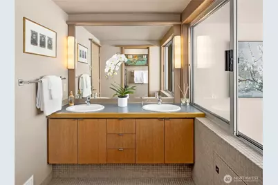 2466 Westlake Avenue N #5, Seattle, WA 98109 - Photo 23