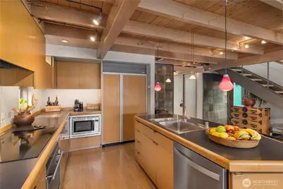 2466 Westlake Avenue N #5, Seattle, WA 98109 - Photo 15