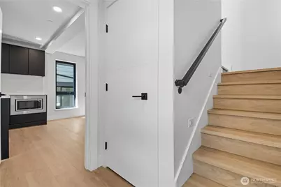 218 21st Avenue E, Seattle, WA 98112 - Photo 19