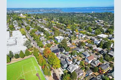 220 21st Avenue E, Seattle, WA 98112 - Photo 3