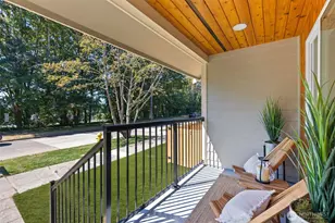 8226 Meridian Ave N, Seattle, WA 98103 - Photo 3