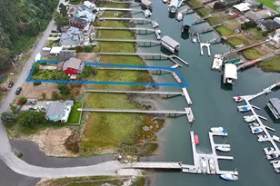 8122 Autumn Ln, Clinton, WA 98236 - Photo 3