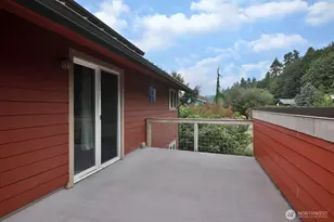 8122 Autumn Ln, Clinton, WA 98236 - Photo 13