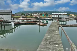 8122 Autumn Ln, Clinton, WA 98236 - Photo 23