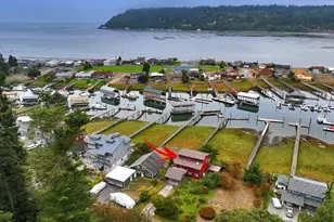 8122 Autumn Ln, Clinton, WA 98236 - Photo 21