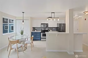 300 10th Ave, Seattle, WA 98122 - Photo 7