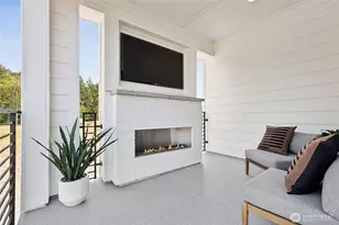 13730 SE 84th St, Newcastle, WA 98059 - Photo 5