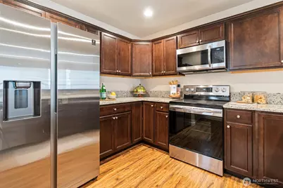 2434 Yakima Court, Tacoma, WA 98405 - Photo 9