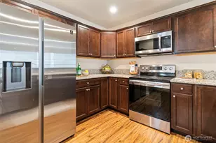 2434 Yakima Ct, Tacoma, WA 98405 - Photo 9