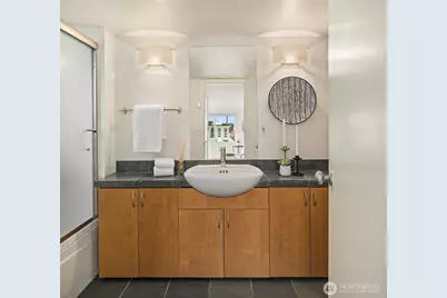 2420 Westlake Avenue N #11, Seattle, WA 98109 - Photo 31