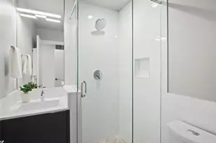 4464 Midvale Ave N, Seattle, WA 98103 - Photo 5