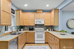 17928 NE 90th St, Redmond, WA 98052 - Photo 13