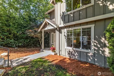 15623 44th Place W #Unit B, Lynnwood, WA 98087 - Photo 3