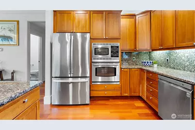 2372 Douglas Drive NE, Bainbridge Island, WA 98110 - Photo 15