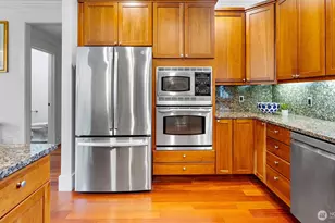 2372 Douglas Dr NE, Bainbridge Island, WA 98110 - Photo 15