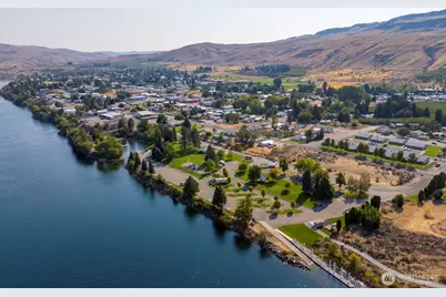 1921 Columbia Boulevard, Bridgeport, WA 98813 - Photo 7