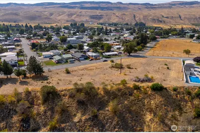 1921 Columbia Boulevard, Bridgeport, WA 98813 - Photo 9