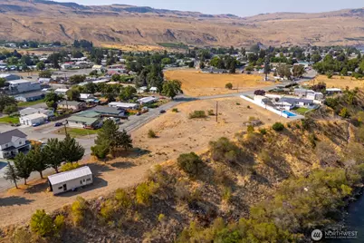 1921 Columbia Boulevard, Bridgeport, WA 98813 - Photo 11