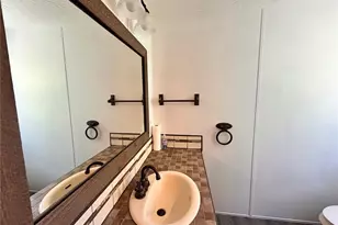 850 Crescent St, Raymond, WA 98577 - Photo 5