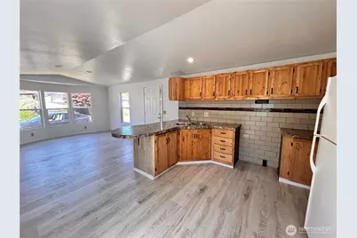 850 Crescent Street, Raymond, WA 98577 - Photo 9