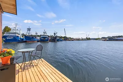 1080 W Ewing Place #0-P, Seattle, WA 98119 - Photo 3