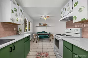 8823 Holly Dr, Everett, WA 98208 - Photo 11