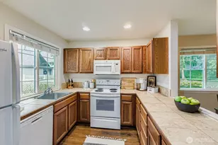 11626 Admiralty Way, Everett, WA 98204 - Photo 3