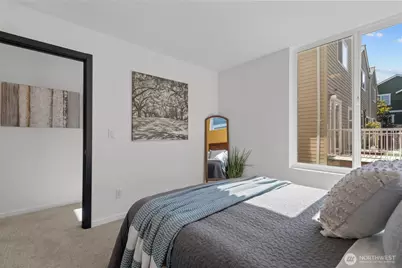 9221 Linden Avenue #C, Seattle, WA 98103 - Photo 13