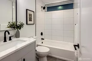 1421 19th Ave, Seattle, WA 98122 - Photo 11