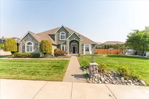 1653 Holly Ln, East Wenatchee, WA 98802 - Photo 1