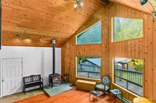 110 E Beach Shore Dr, Shelton, WA 98584 - Photo 9