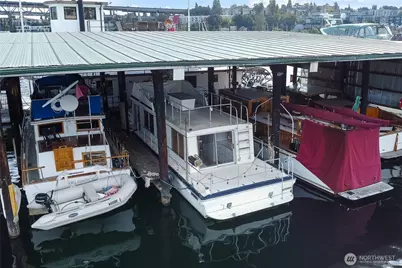 2401 N Northlake Way, Seattle, WA 98103 - Photo 19