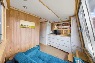 2401 N Northlake Way, Seattle, WA 98103 - Photo 9